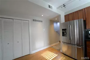 404 S Hanley Rd, Clayton, MO 63105 - Photo 18