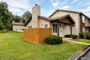 936 Amaral Cir, Saint Louis, MO 63137 - Photo 2