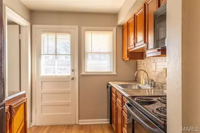 8570 North Avenue, Saint John, MO 63114 - Photo 8