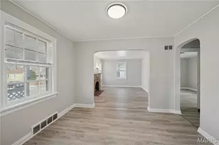 222 Henquin Dr, Saint Louis, MO 63135 - Photo 8