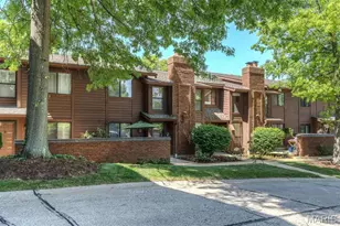 1940 Meadowtree Ln, Kirkwood, MO 63122 - Photo 2