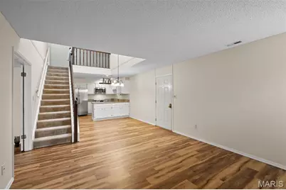 1940 Meadowtree Lane #1, Kirkwood, MO 63122 - Photo 6