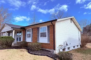 1864 Redcoat Dr, Maryland Heights, MO 63043 - Photo 2