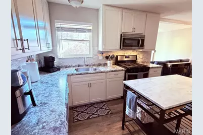 1864 Redcoat Drive, Maryland Heights, MO 63043 - Photo 8