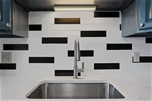 1820 Swallow Ln, Florissant, MO 63031 - Photo 10