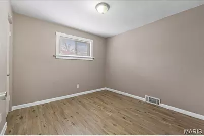 8720 Marcella Avenue, Saint Louis, MO 63121 - Photo 14