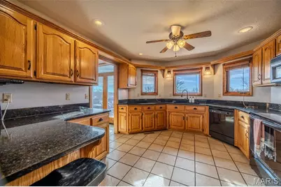 218 Hillside Court, Lebanon, MO 65536 - Photo 16