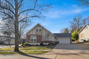 759 Carman Woods Dr, Manchester, MO 63021 - Photo 1