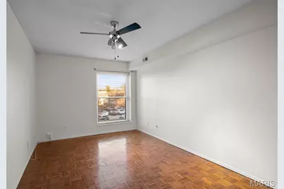 585 Coeur De Royale Drive #301, Creve Coeur, MO 63141 - Photo 32