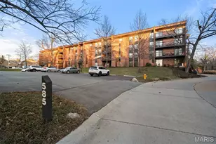 585 Coeur de Royale Dr, Creve Coeur, MO 63141 - Photo 42