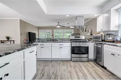 1730 Parktree Lane, Saint Louis, MO 63138 - Photo 12