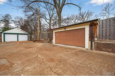 6810 Pershing Avenue, University City, MO 63130 - Photo 34