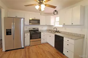 1782 Sparrow Point Ln, Fenton, MO 63026 - Photo 2