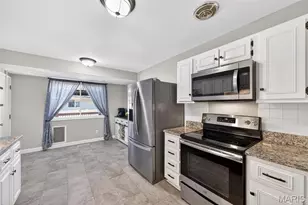 893 Napoli Dr, Ballwin, MO 63021 - Photo 14