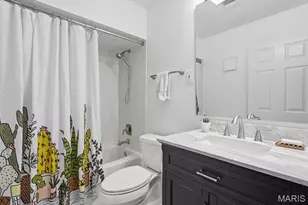 182 N Brentwood Blvd, Clayton, MO 63105 - Photo 20