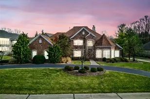 12410 Grandview Lake Dr, Saint Louis, MO 63127 - Photo 2