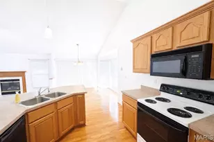 1155 Villa Flora Dr, O'Fallon, MO 63366 - Photo 10