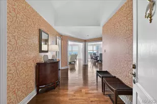 750 S Hanley Rd, Saint Louis, MO 63105 - Photo 4