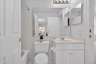 750 S Hanley Rd, Saint Louis, MO 63105 - Photo 28