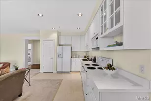 750 S Hanley Rd, Saint Louis, MO 63105 - Photo 12