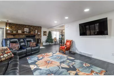 20193 SW Oakwood Drive, Lebanon, MO 65536 - Photo 4