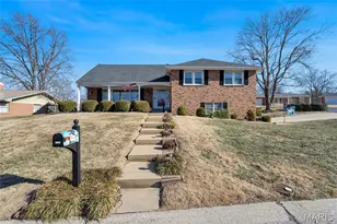 2520 Fair Oaks Dr, Saint Charles, MO 63301 - Photo 2