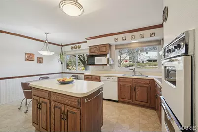 1529 Woodroyal East Drive, Chesterfield, MO 63017 - Photo 10