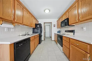 26 Bardstown Ct, Saint Charles, MO 63303 - Photo 12