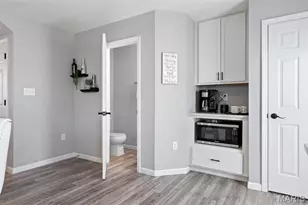 2104 Robert Ruggeri Pl, Saint Louis, MO 63110 - Photo 12