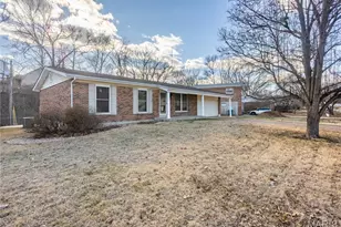 11042 Wylestone Ct, Sappington, MO 63126 - Photo 2