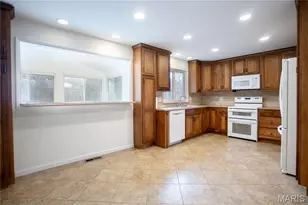 11042 Wylestone Ct, Sappington, MO 63126 - Photo 8