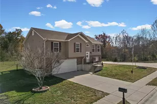 1564 St Charles Dr, Hillsboro, MO 63050 - Photo 2