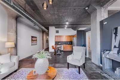1511 Locust Street #404, Saint Louis, MO 63103 - Photo 2
