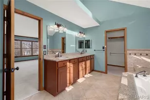 14110 Southmill Ct, Town and Country, MO 63017 - Photo 20