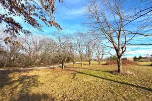 1825 Henke Rd, Lake Saint Louis, MO 63367 - Photo 16