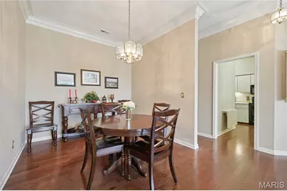 450 E Lockwood Avenue #303, Webster Groves, MO 63119 - Photo 8