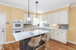 7917 Grantwood Cove Ln, Crestwood, MO 63123 - Photo 10