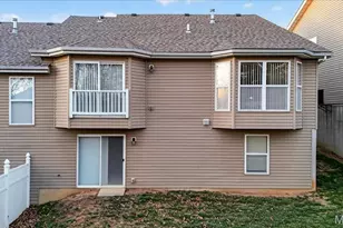 1716 Preston Centre Dr, Fenton, MO 63026 - Photo 16