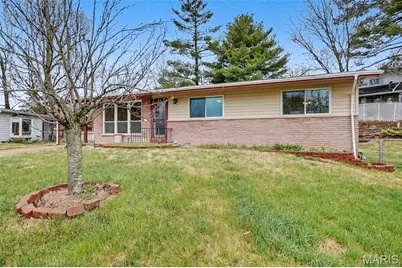 9639 Crestfield Lane, Saint Louis, MO 63126 - Photo 2