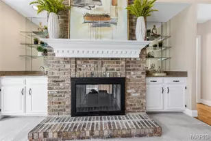 17609 Burnham Ct, Chesterfield, MO 63005 - Photo 12