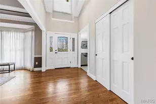 17609 Burnham Ct, Chesterfield, MO 63005 - Photo 4