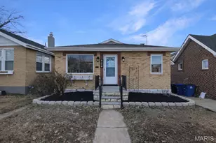 826 Catskill Dr, Saint Louis, MO 63125 - Photo 1