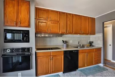 10379 Forest Brook Lane #G, Saint Louis, MO 63146 - Photo 4