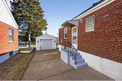 9312 Aster Avenue, Affton, MO 63123 - Photo 30