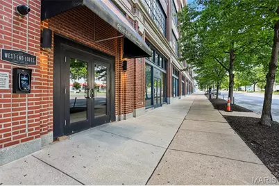 4100 Forest Park Avenue #304, Saint Louis, MO 63108 - Photo 2