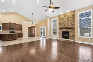 623 Castle Ridge Dr, Wentzville, MO 63385 - Photo 12