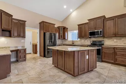 623 Castle Ridge Drive, Wentzville, MO 63385 - Photo 2