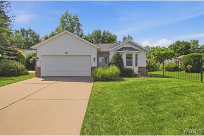 899 Du Pre Court, Saint Peters, MO 63376 - Photo 1