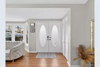 131 Romine Circle, Ballwin, MO 63011 - Photo 2