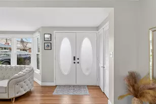 131 Romine Cir, Ballwin, MO 63011 - Photo 2